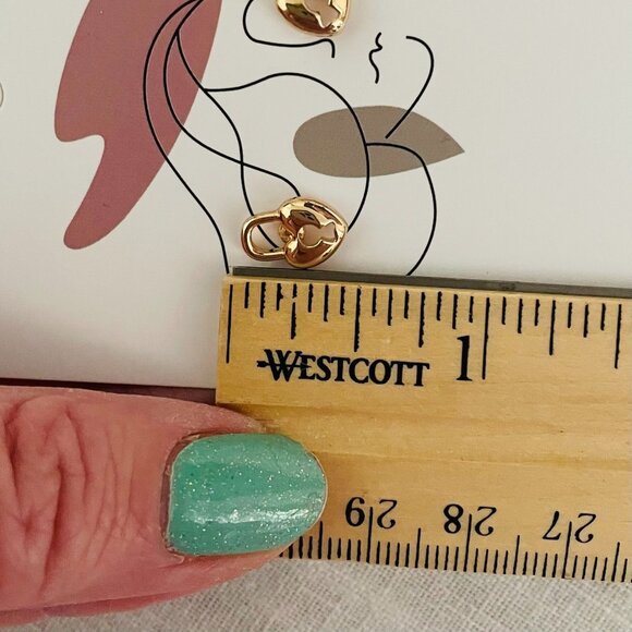 Small Stud Goldtone Heart Lock Stud Earrings Minimalist Academia Cute - Picture 4 of 10